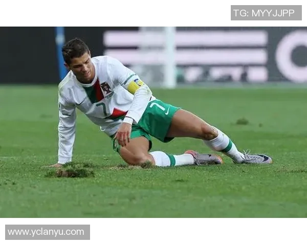 足球明星日常生活精彩瞬间大合集展现他们场外的真实魅力与风采